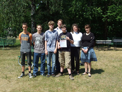Die Robert-Bosch-Sch&uuml;ler mit Ihrem Lehrer Christian Augustin, Angela Weyer und Marianna Hajduki